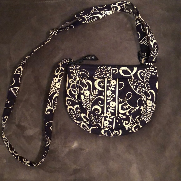 Vera Bradley Handbags - Vera Bradley Crossbody purse